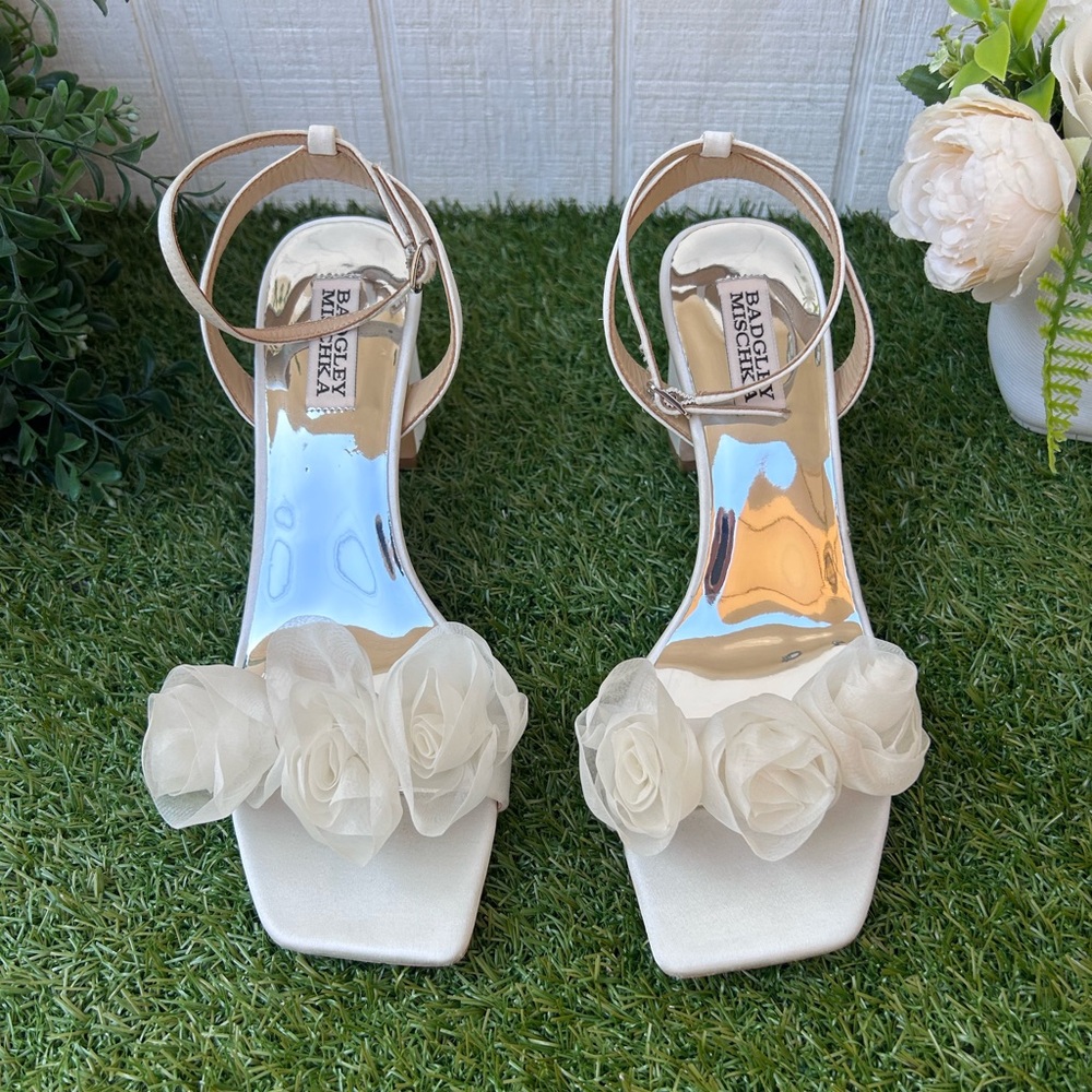 Badgley Mischka Carli Ankle-Strap Sandals - Soft White size 7.5 new - Picture 6 of 16